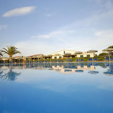 Villaggio Turistico La Cecinella 3*