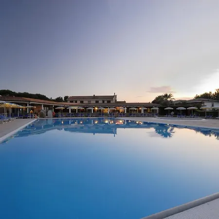 Villaggio Turistico La Cecinella 3*