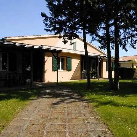Tatil parkı Villaggio Turistico La Cecinella 3*