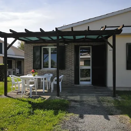 Villaggio Turistico La Cecinella 3*