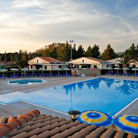 Villaggio Turistico La Cecinella 3*
