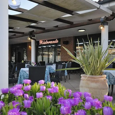 Villaggio Turistico La Cecinella Tatil parkı