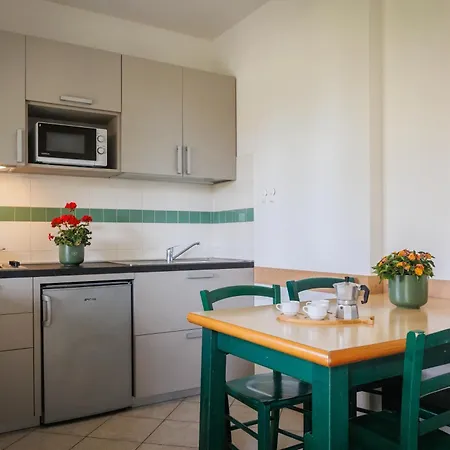 Villaggio Turistico La Cecinella Tatil parkı