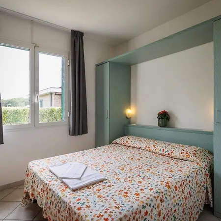 Villaggio Turistico La Cecinella 3*