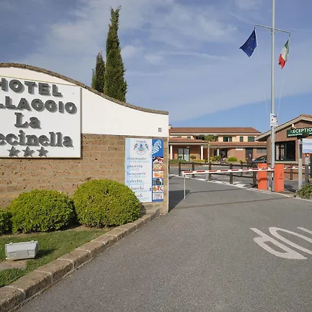 Villaggio Turistico La Cecinella Tatil parkı