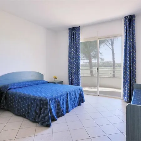 Villaggio Turistico La Cecinella 3*